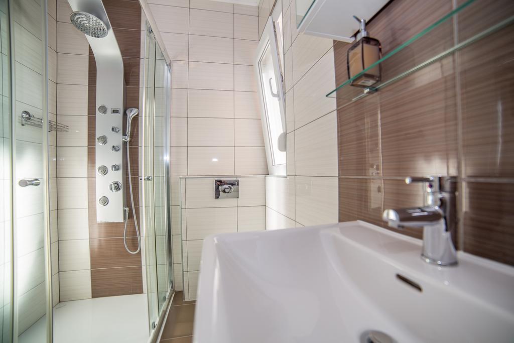 Apartments Kati Омиш Экстерьер фото