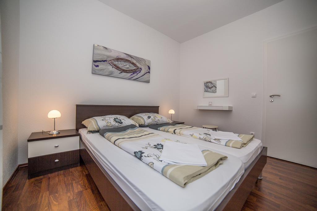 Apartments Kati Омиш Экстерьер фото