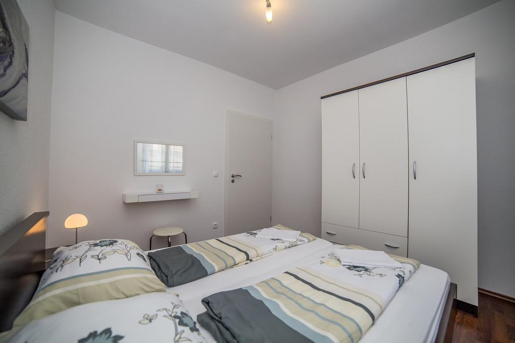 Apartments Kati Омиш Экстерьер фото