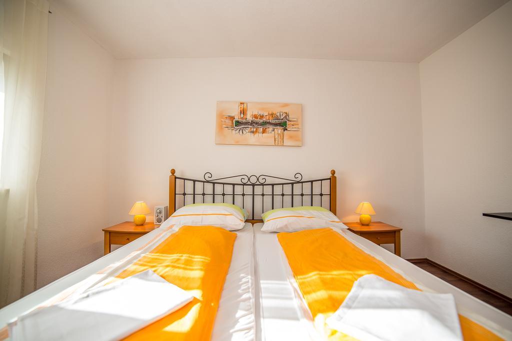Apartments Kati Омиш Экстерьер фото